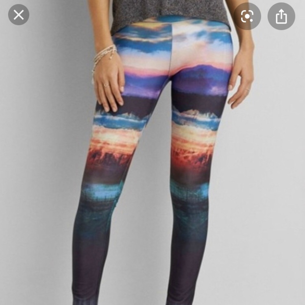 American Eagle Slick Horizon Leggings